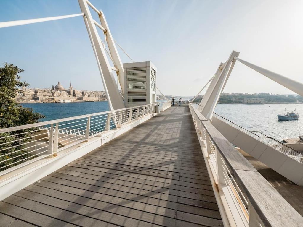 Seaview Apartment In Fort Cambridge, Слима Экстерьер фото